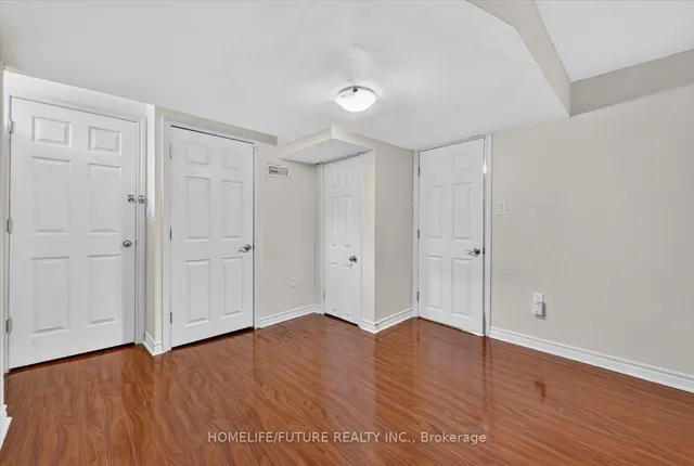 16 Rozell Rd, Toronto 3