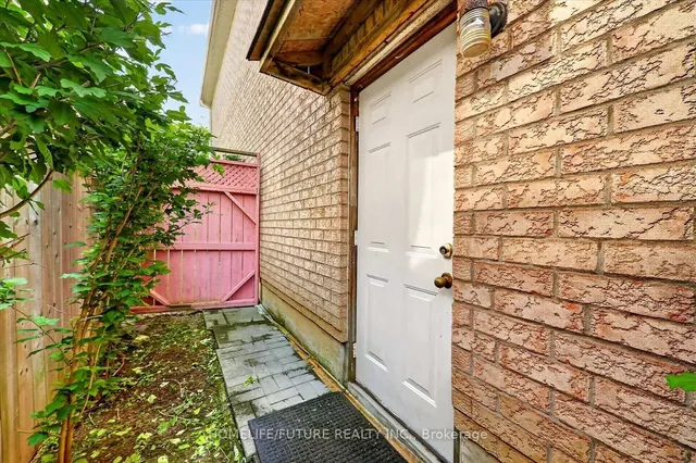 16 Rozell Rd, Toronto 5