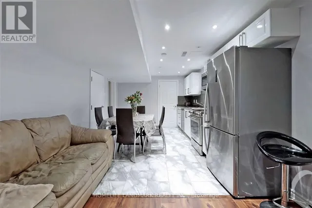 3 Ruddell Pl, Toronto 3