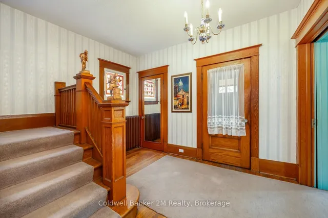 408 Simcoe St, Oshawa 4