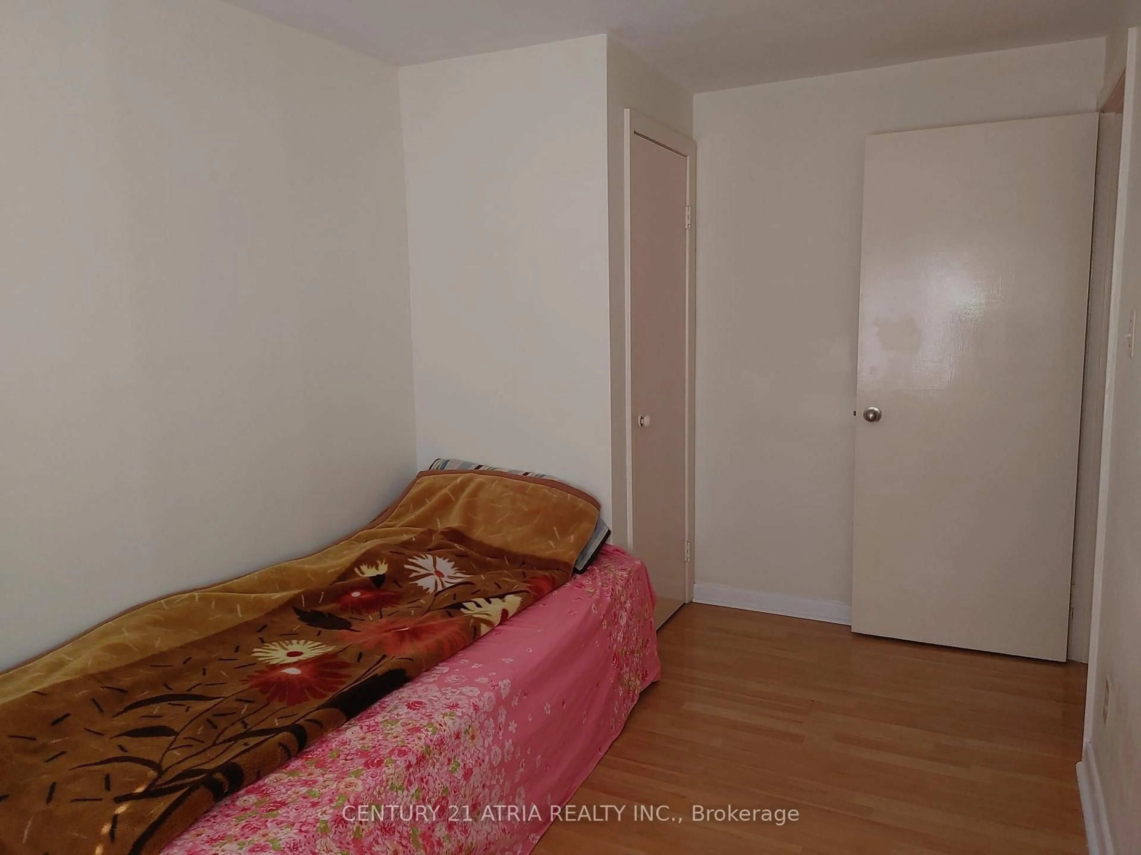 trreb/IMG-E13865796_0c0df52f-274e-481b-b556-c29dda880cce-l.jpg