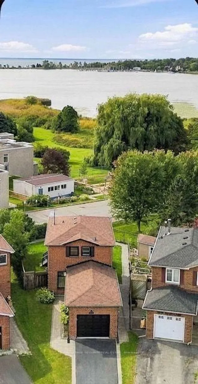 1177 Tanzer Crt, Pickering 2