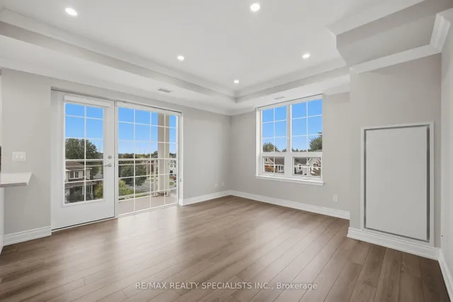 21 Brookhouse Dr #304, Clarington 2