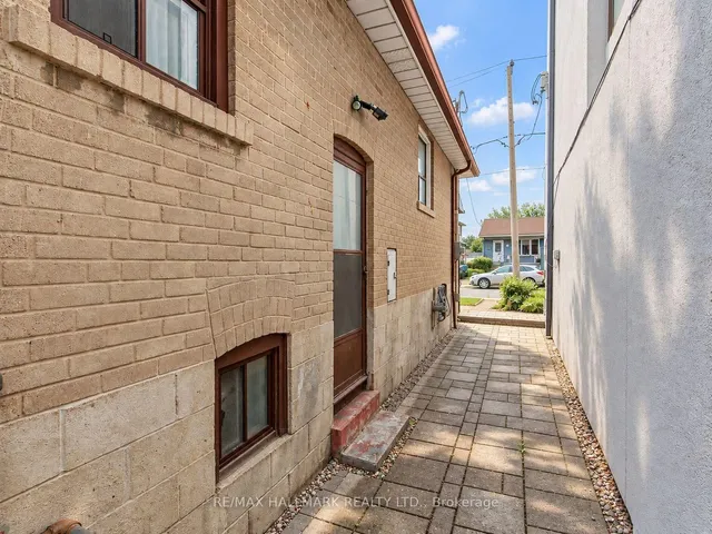 65 Holmstead Ave, Toronto 4