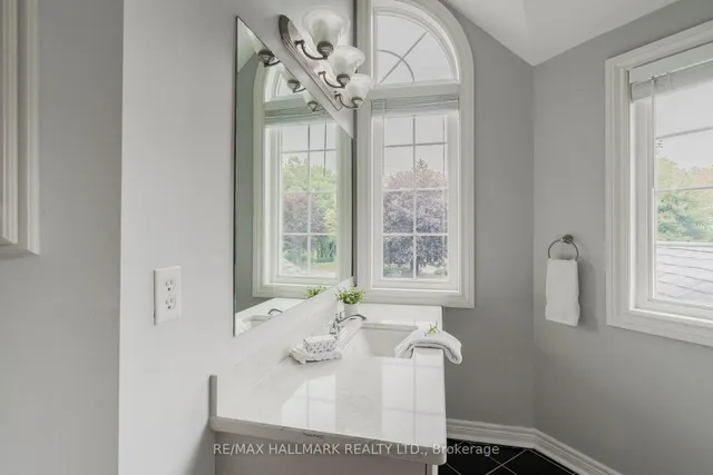 10 Holmcrest Tr, Toronto 3