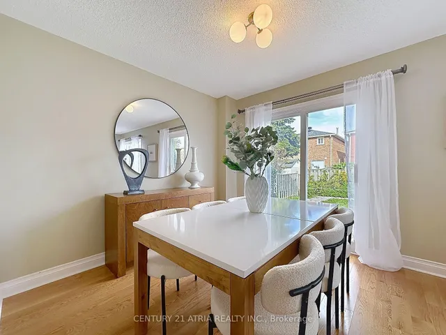 58 Danjohn Cres, Toronto 5