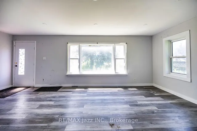 2216 Highway 2, Clarington 5