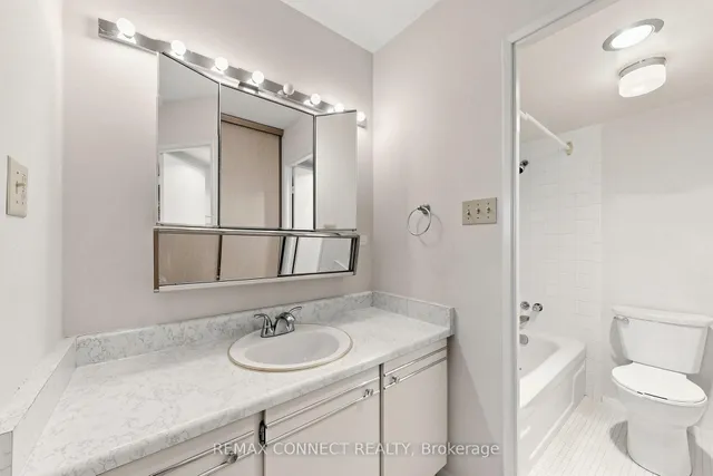 121 Ling Rd #1614, Toronto 5