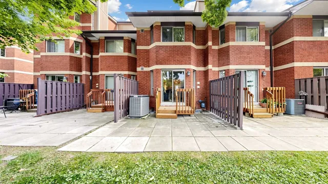 2472 Eglinton Ave #TH26, Toronto 5