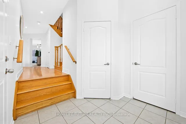 25 Thackery Dr, Ajax 4