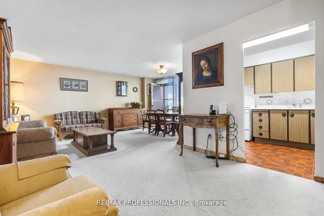 180 Markham Rd #1704, Toronto 2