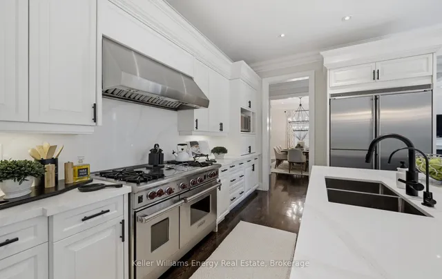 7 Woodington Crt, Whitby 5