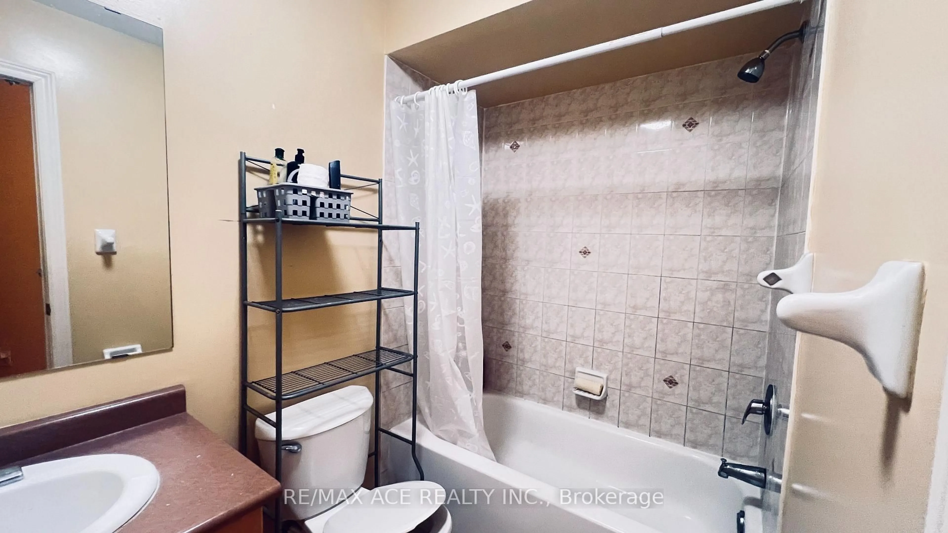trreb/IMG-E13874478_7f1eb664-d617-4127-b98e-2997b8525fac-l.jpg