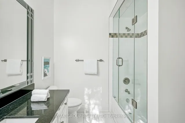 492 Rougemount Dr, Pickering 5