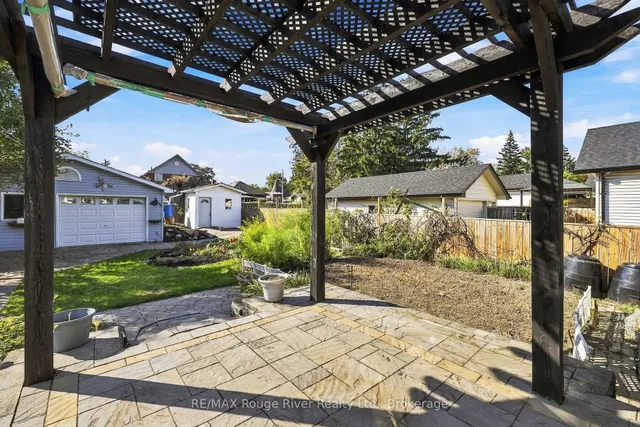 1116 Green St, Whitby 5