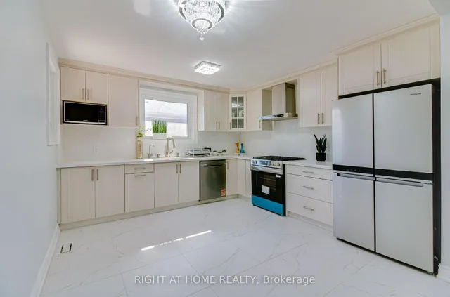 37 Mason Rd, Toronto 5