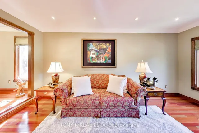 79 Bennett Rd, Toronto 4