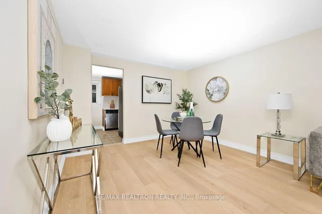 65 Burkwood Cres, Toronto 5