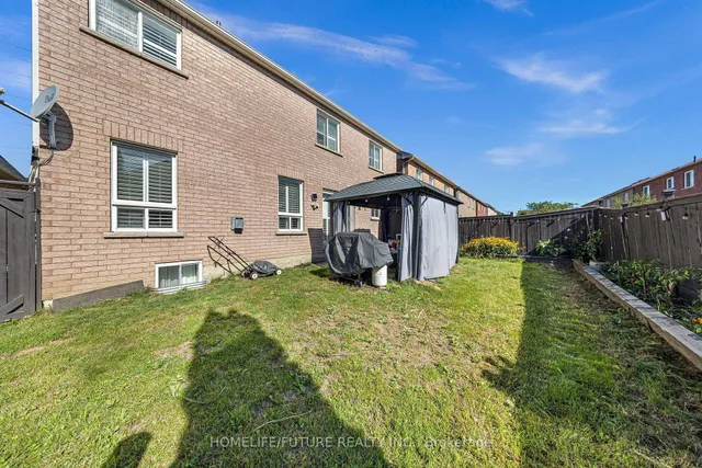 17 Grainger Cres, Ajax