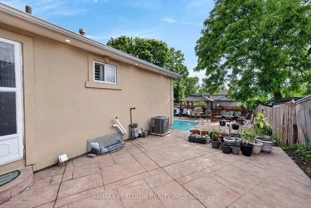 49 Tunmead Sq, Toronto 2