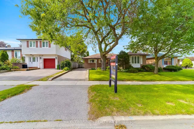 30 Bridlington St, Toronto 2