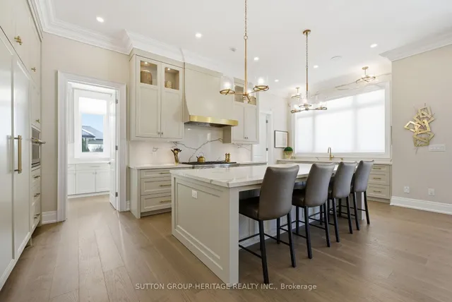 18 Dexshire Dr, Ajax 4