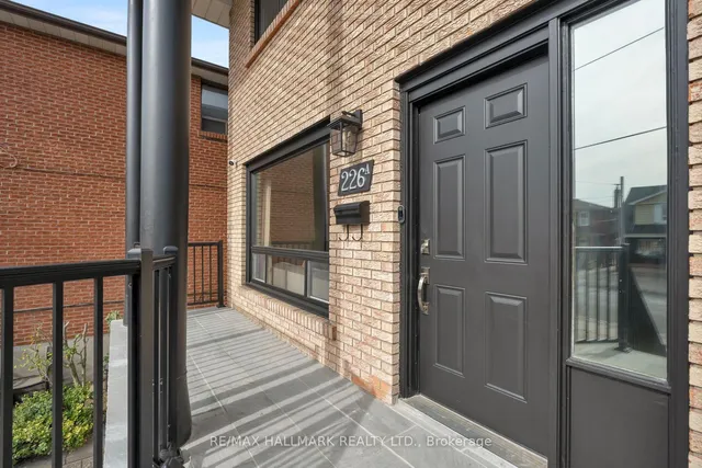 226 Mortimer Ave, Toronto 2