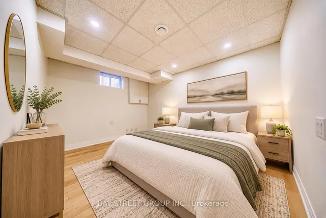 936 Scarborough Golf Clu Rd, Toronto 4