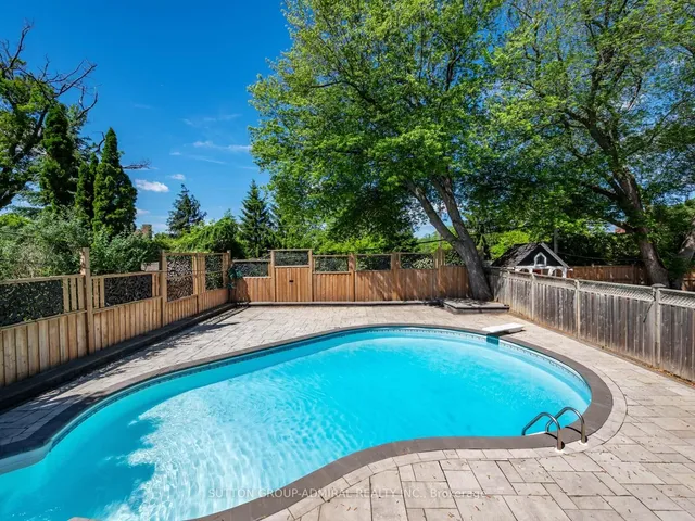 18 Thatcher Ave, Toronto 4