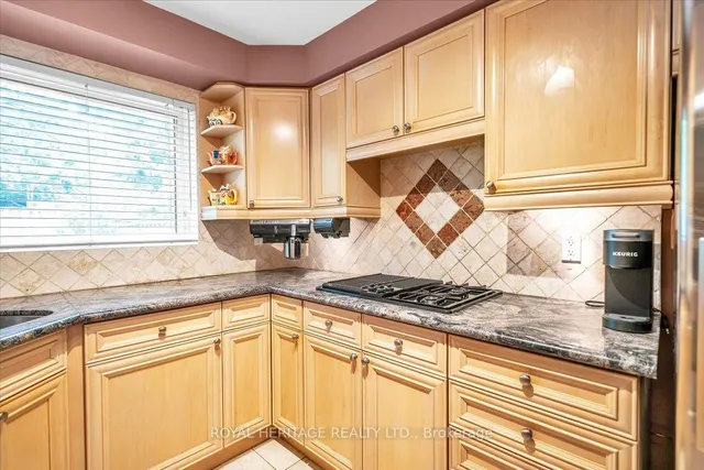 15 Cadby Rd, Ajax 5