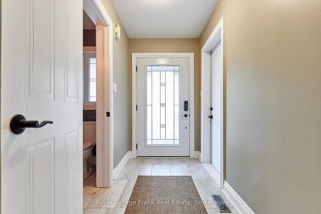 78 Beachgrove Cres, Whitby 5