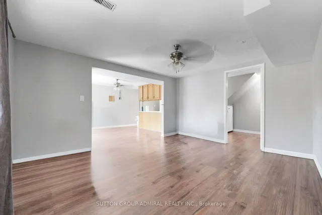 879 Peggoty Circ, Oshawa 2