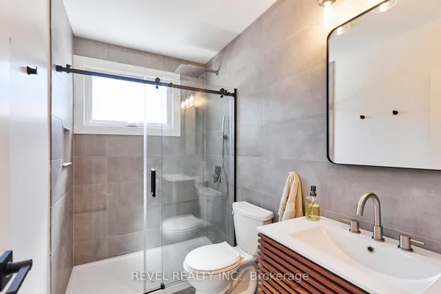 1260 Ilona Park Rd, Pickering 5