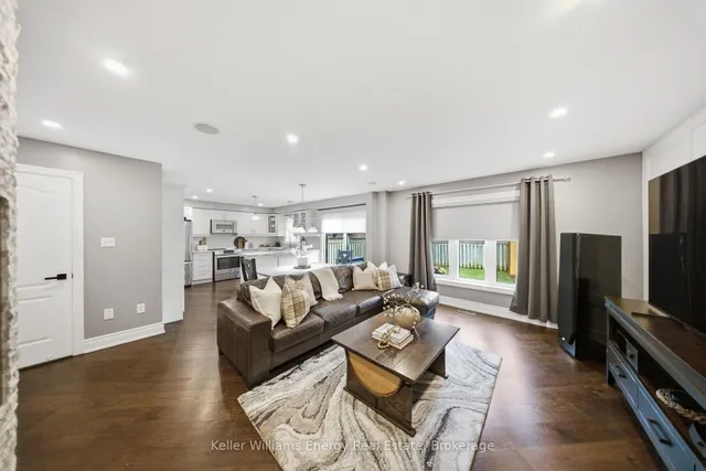 8 Holliman Lane, Ajax 5