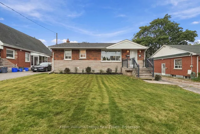 54 Eastlawn St, Oshawa 2