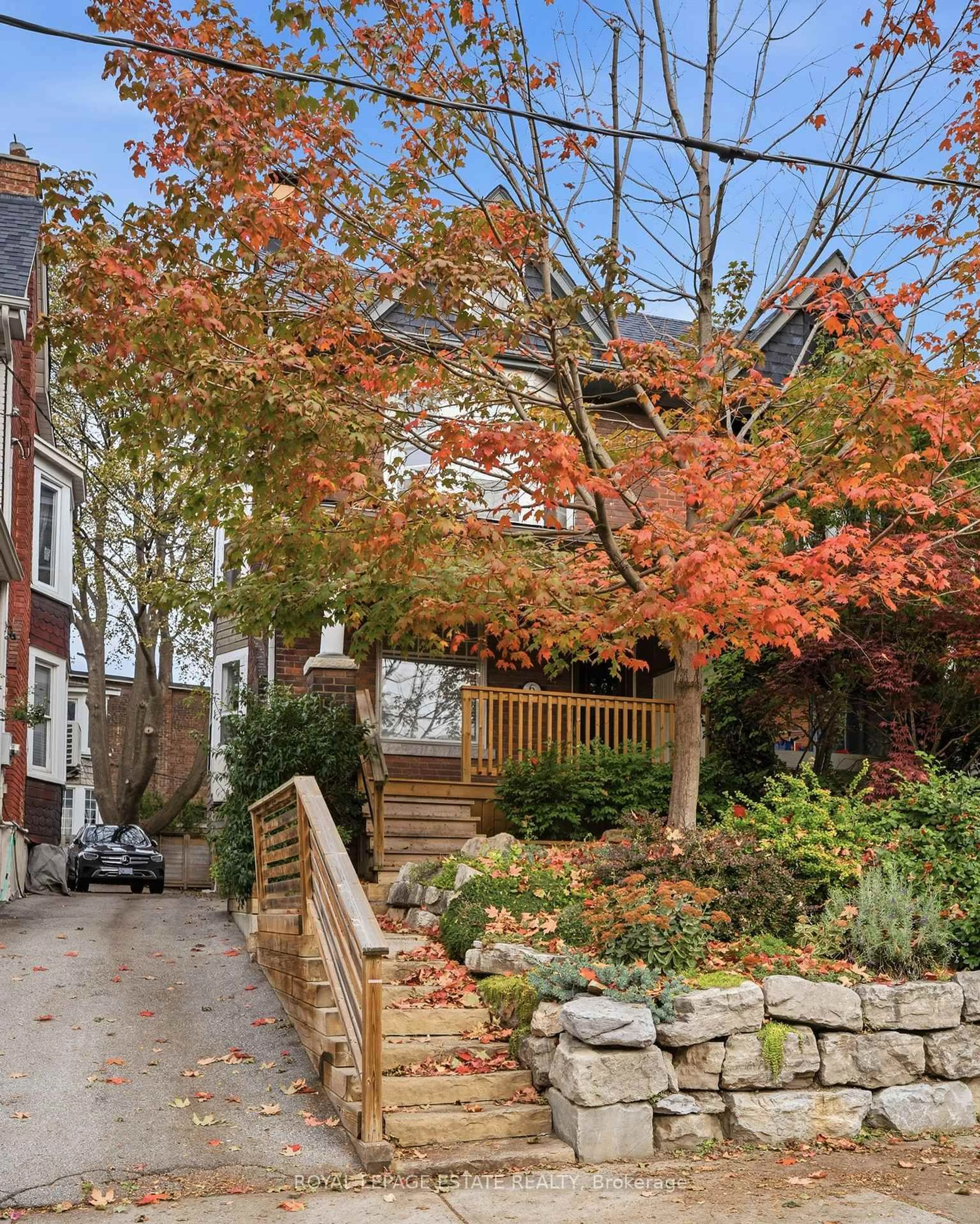 trreb/IMG-E14033320_a7c9998a7239ae9a43fb6b79dc34ca9ba357c9afe71de376ab489f0dac6d3356.jpg