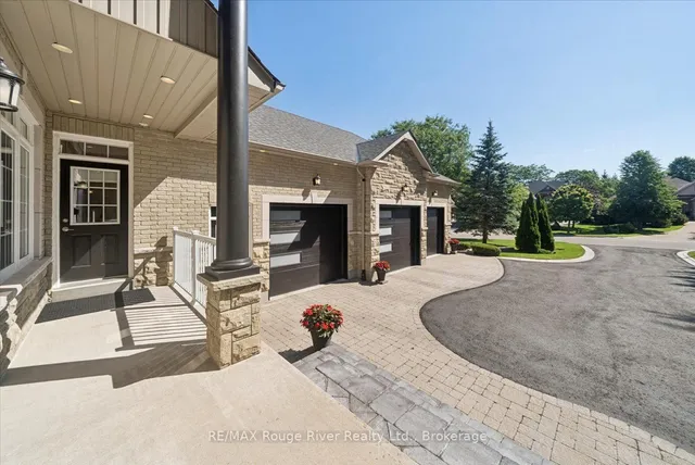 26 Hanover Crt, Whitby 4