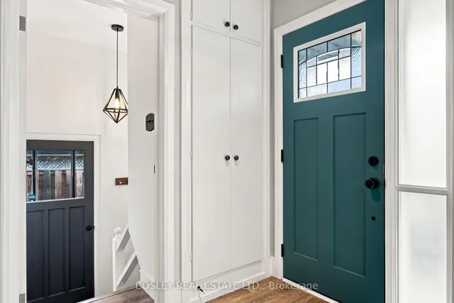 56 Christina Cres, Toronto 3