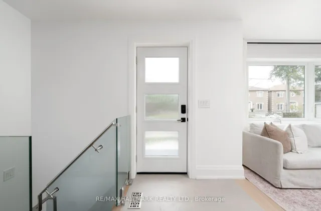 1075 Greenwood Ave, Toronto 4