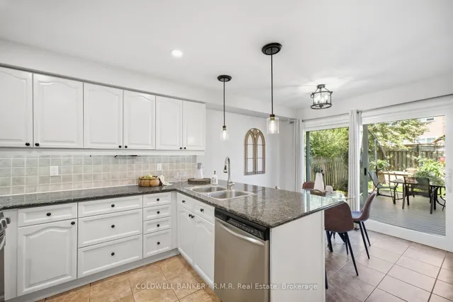 6 Merchants Ave, Whitby 3