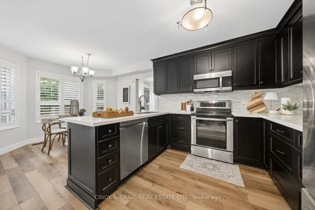 5 Grady Dr, Clarington 2