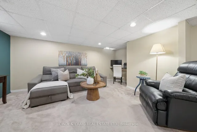 5 Grady Dr, Clarington 3