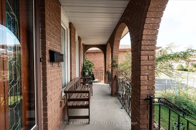 16 Ascolda Blvd, Toronto 3