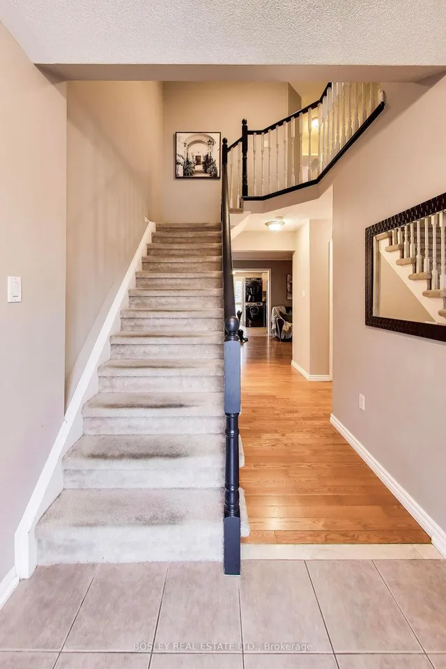 57 Longueuil Pl, Whitby 2
