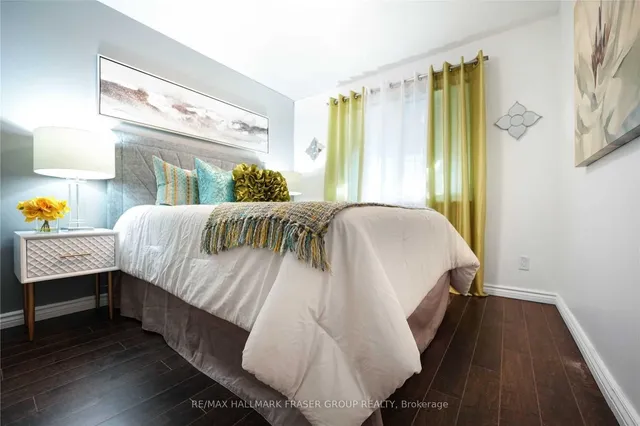 92 Overture Rd, Toronto 5