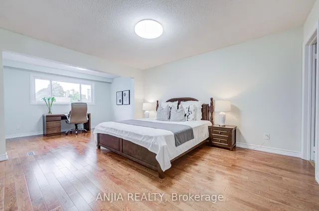 3 Mossbrook Cres, Toronto 4
