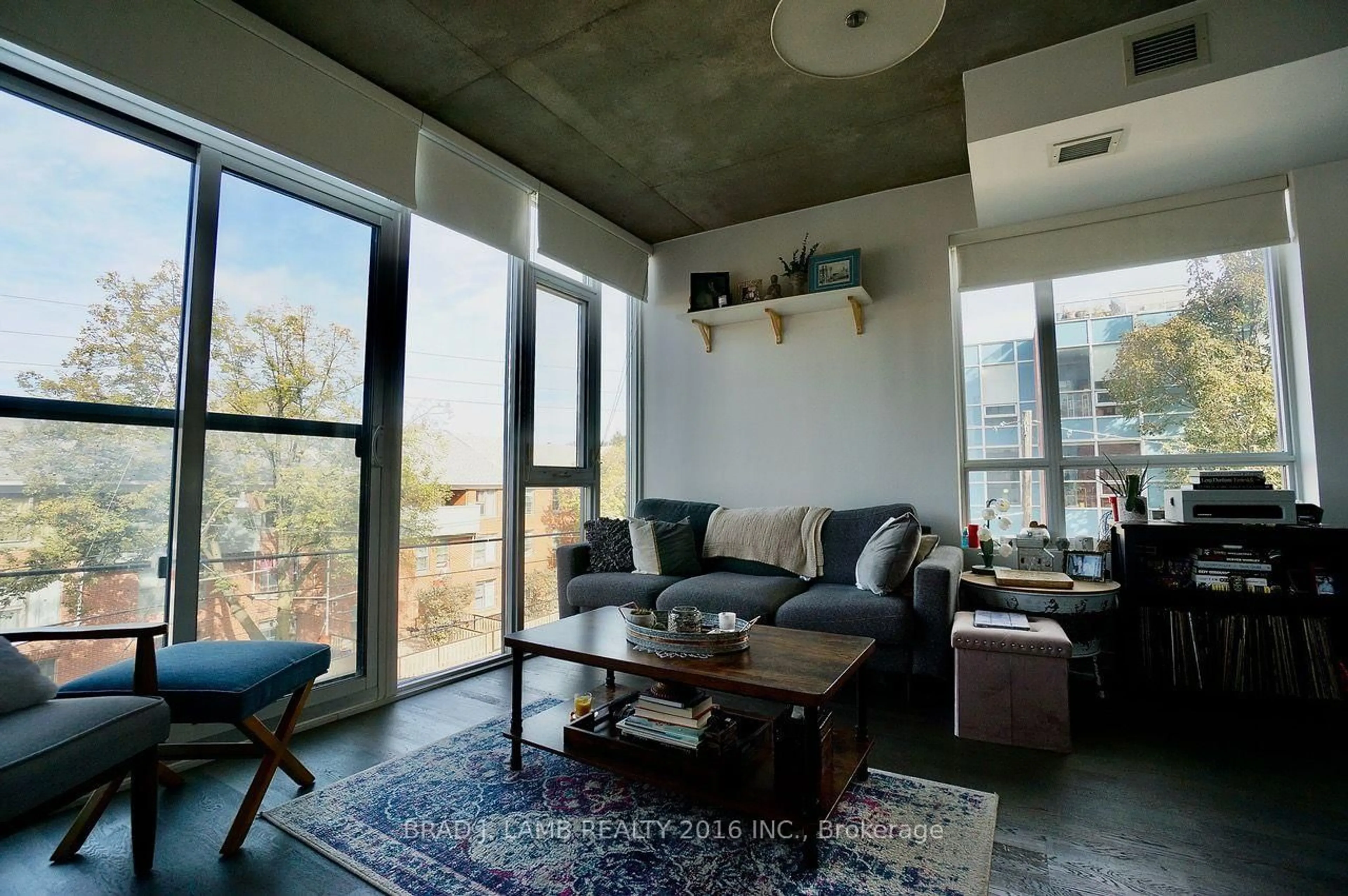 trreb/IMG-E14118352_29bbcc8129d71f885e0614896c7f5fe7b5b162d38071e7b24a99a227020f6458.jpg