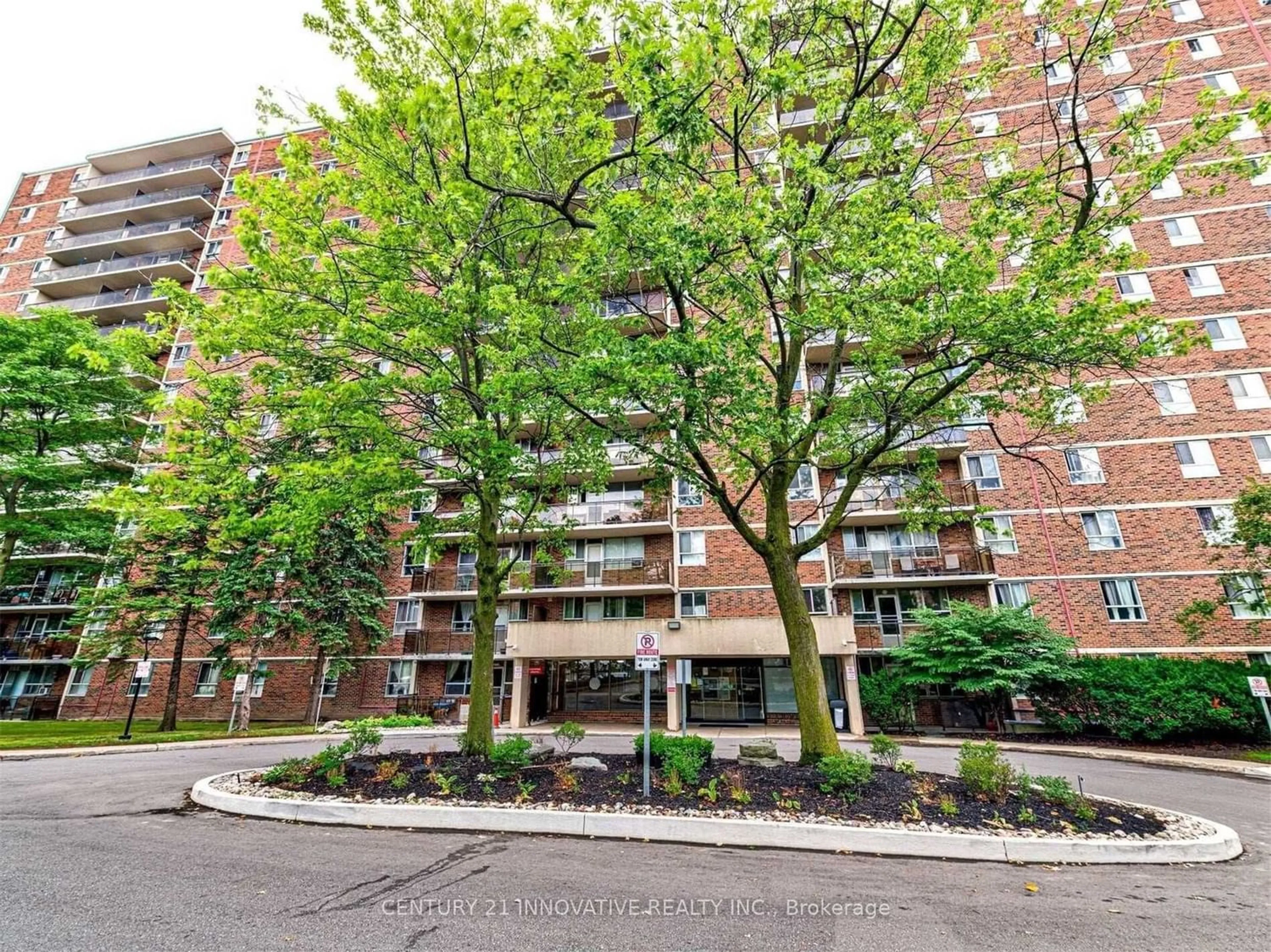 A pic from exterior of the house or condo for 1950 Kennedy Rd #513, Toronto Ontario M1B 5M6