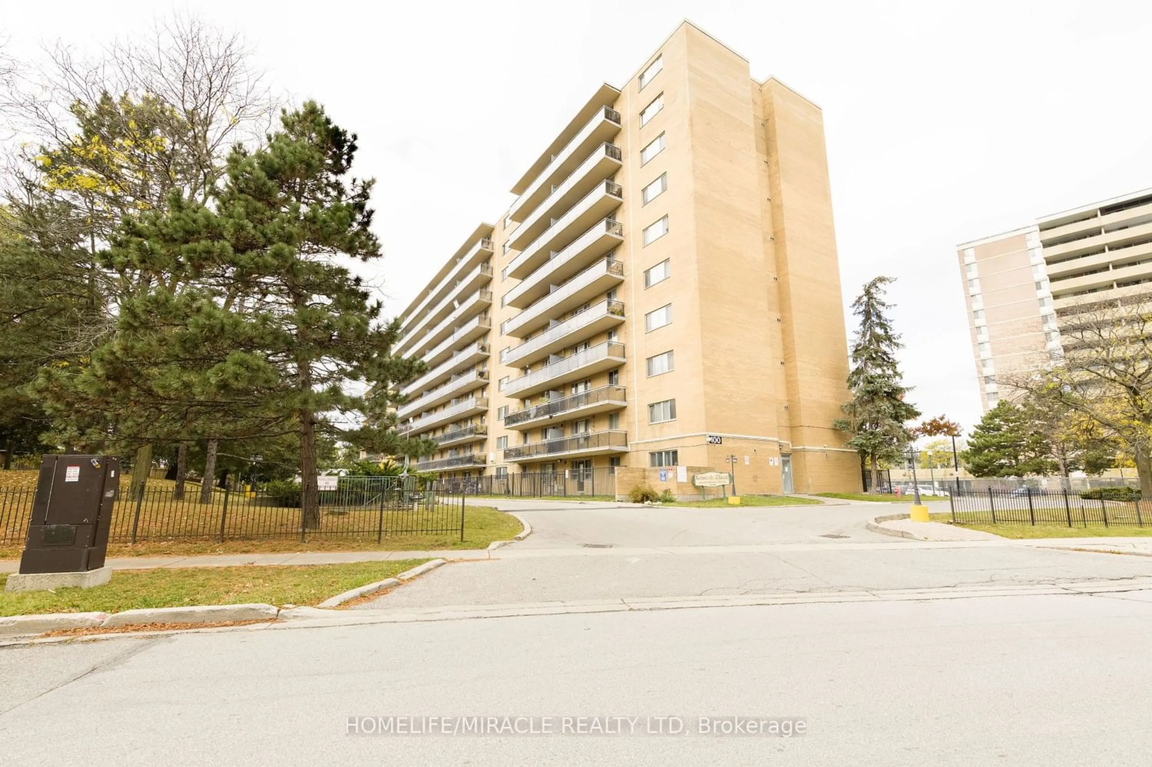 A pic from exterior of the house or condo for 100 Dundalk Dr #617, Toronto Ontario M1P 4V2