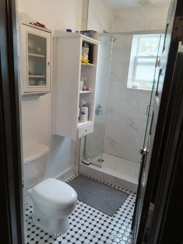 Additional property image - 256 Woodbine Ave